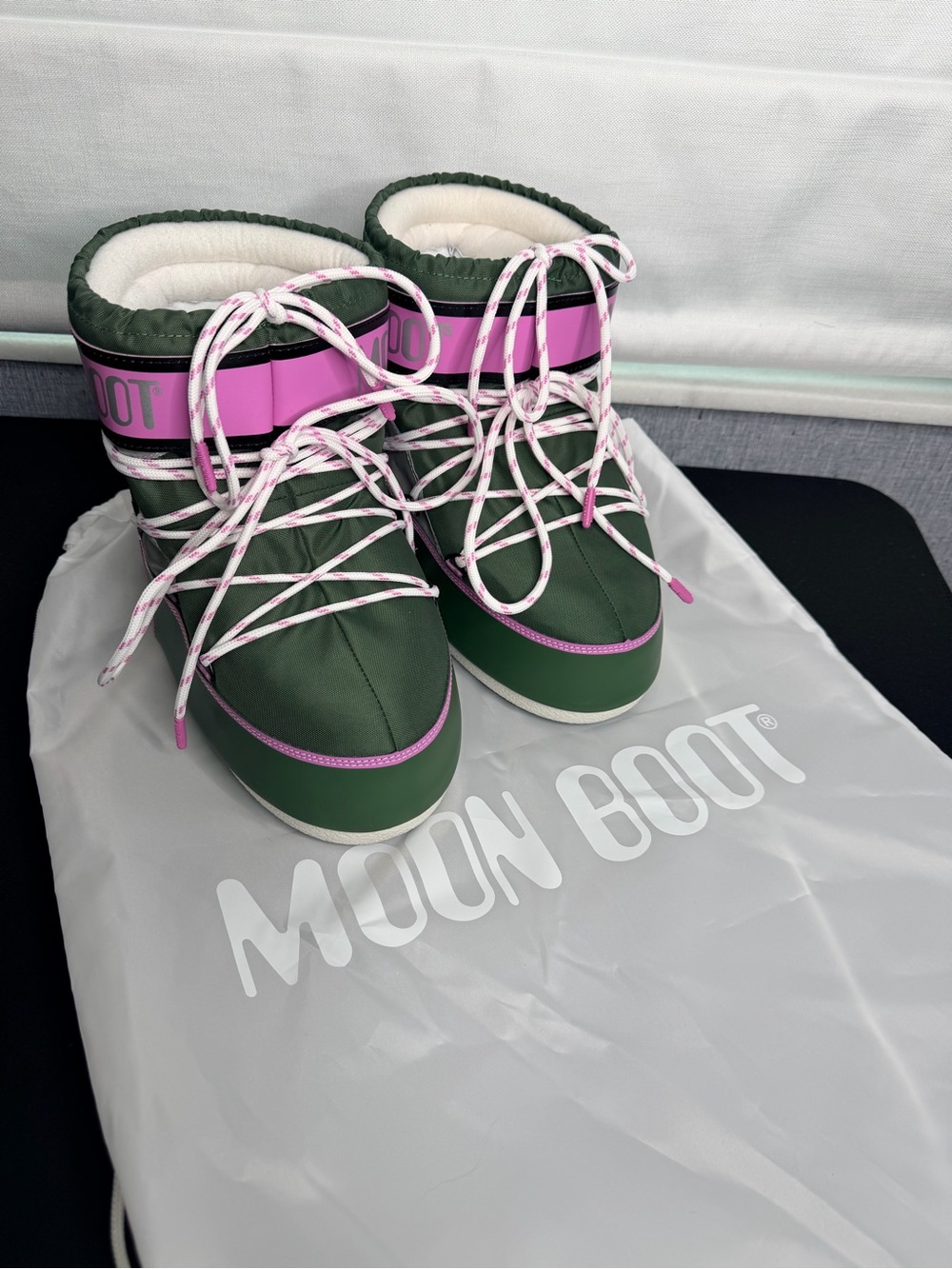 NWT Moon Boot Green and Pink Women's Snow Boots